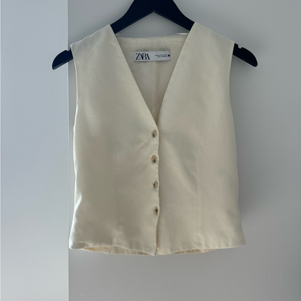 Zara Button Front Vest - Picture 5 of 7
